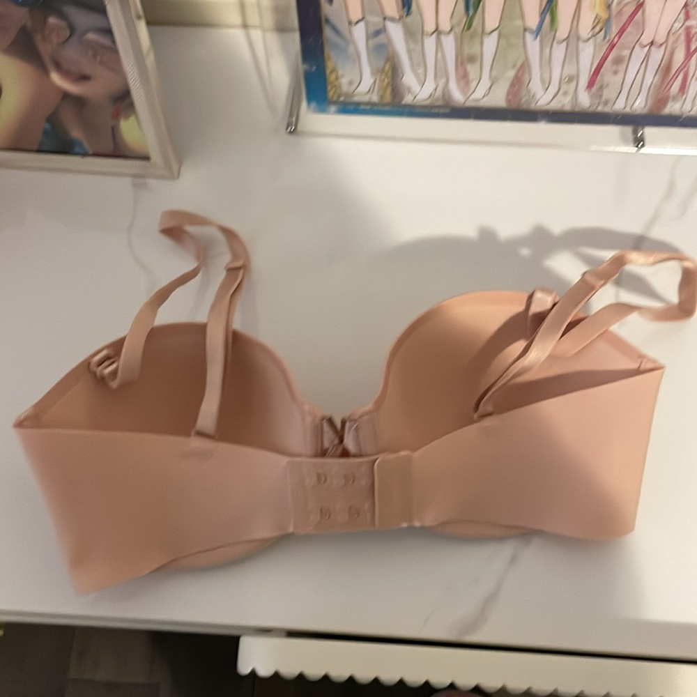 bras - Picture 2 of 2